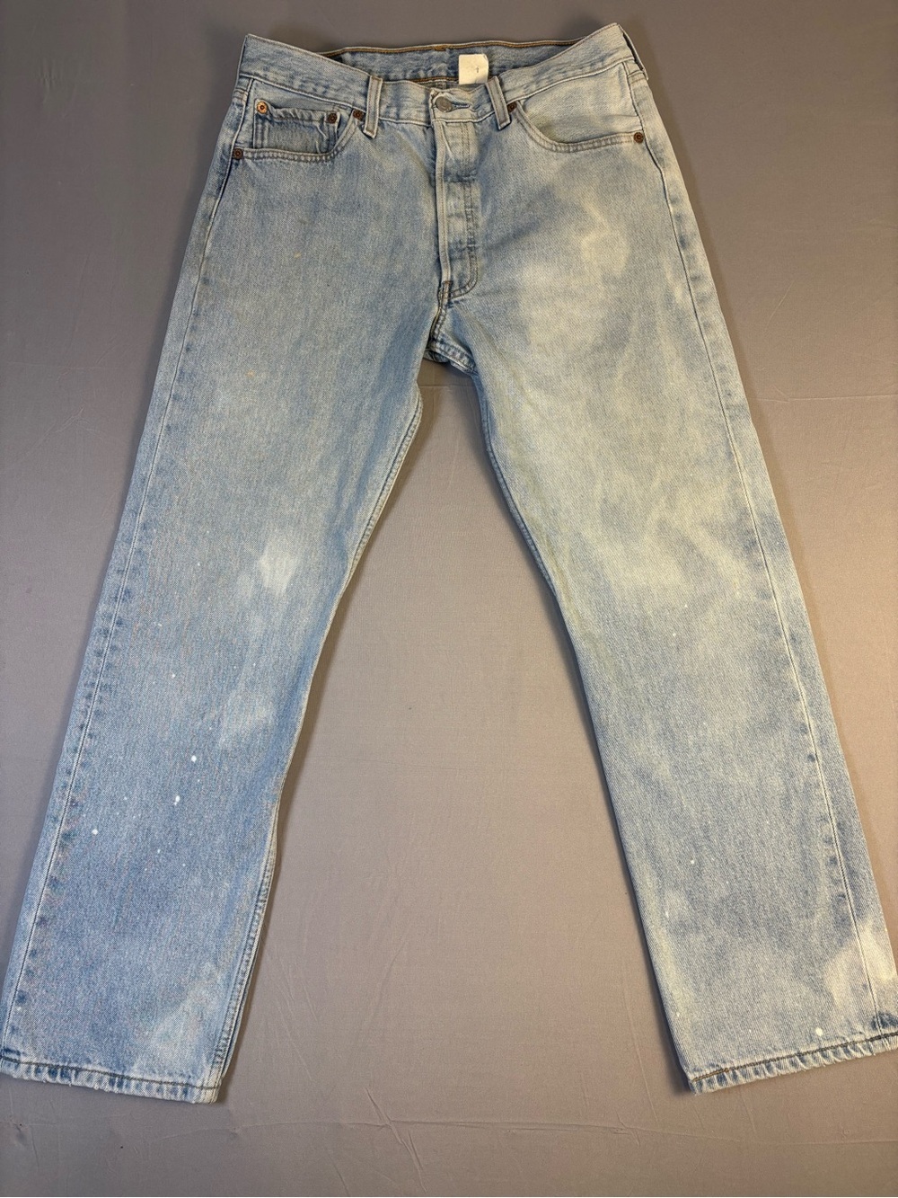 Stunning VINTAGE LEVIS Size 29/30 Waist Light Blue W/ Authentic Bleach/Paint.
